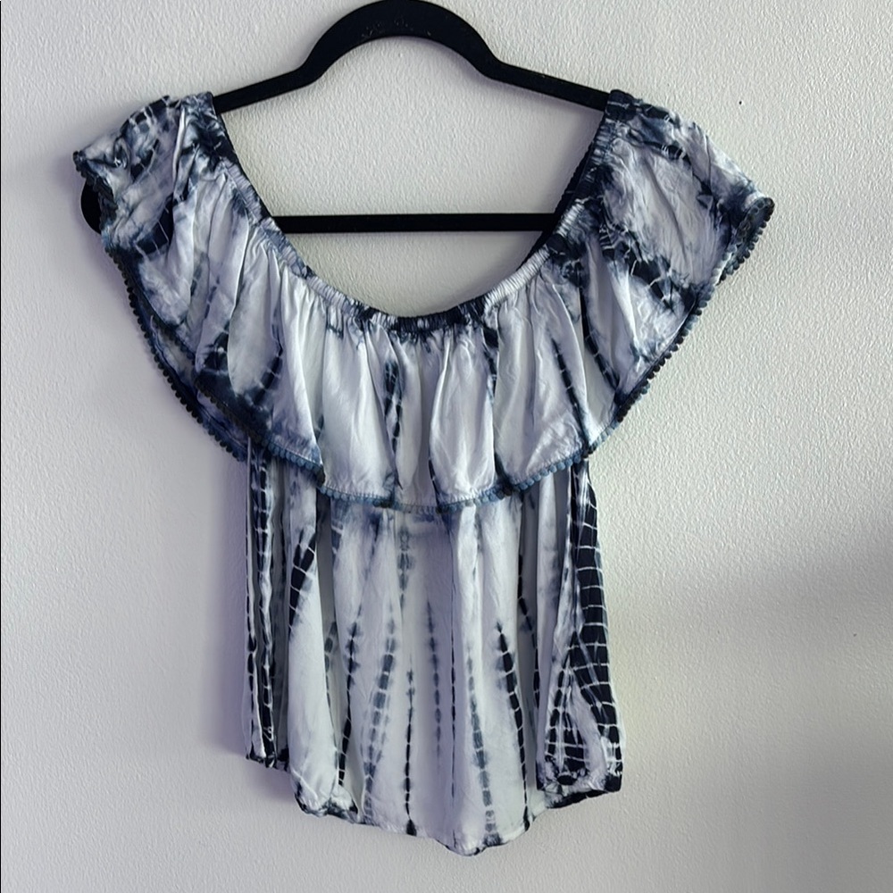 Style Envy Black and Gray Ruffled Asymmetrical Blouse